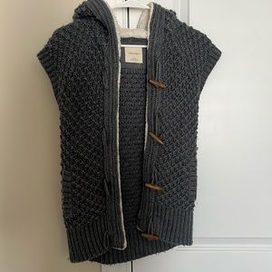 Knit sweater with toggle close